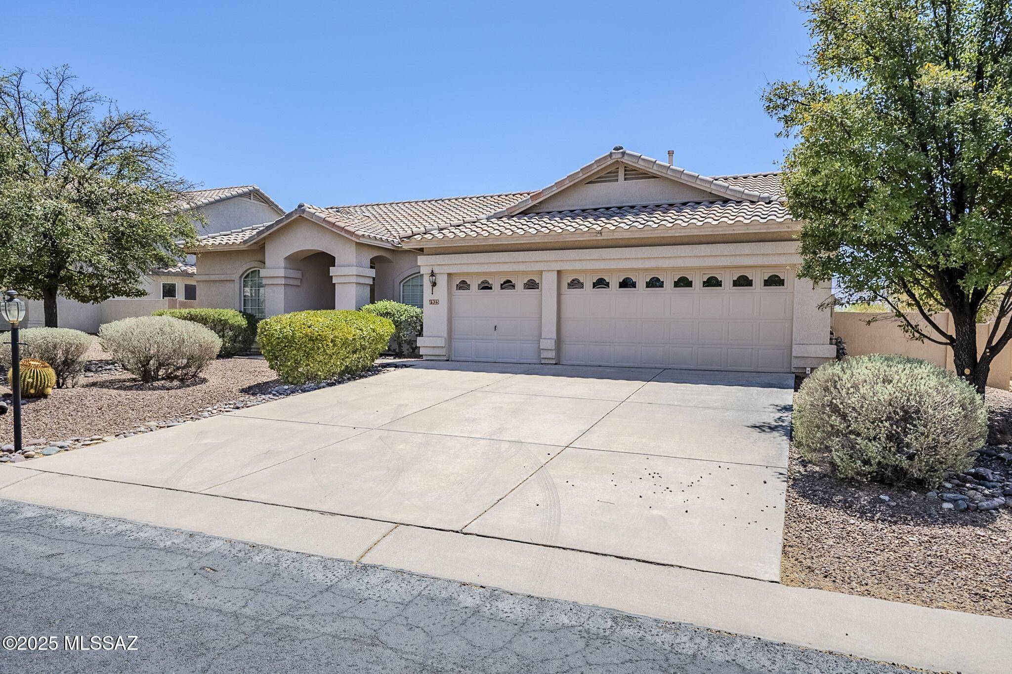 1923 W Muirhead Loop, Oro Valley, AZ 85737