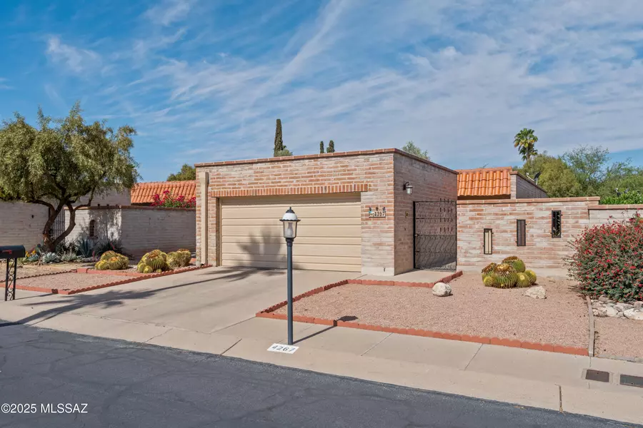 4267 N Limberlost Circle, Tucson, AZ 85705