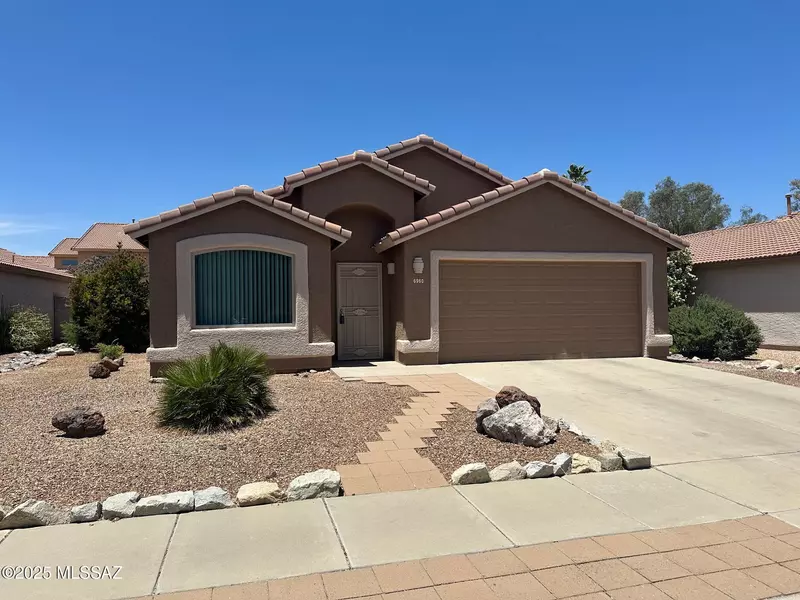 6960 W Harcuvar Drive, Tucson, AZ 85743