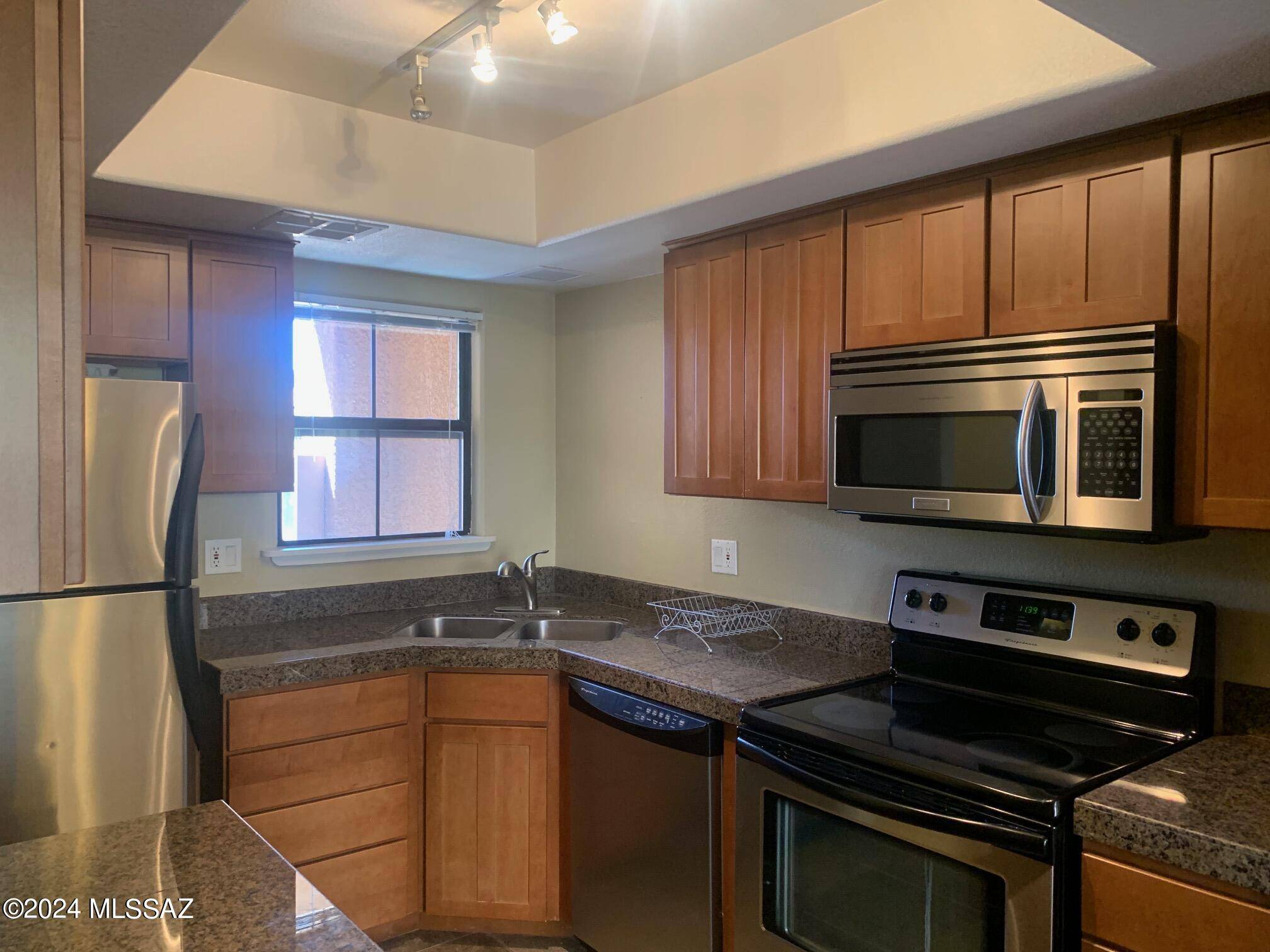Tucson, AZ 85718,6651 N Campbell Avenue #141