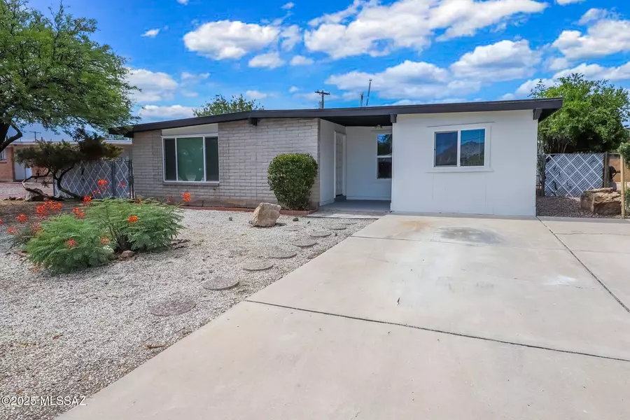 6532 E 42nd Street, Tucson, AZ 85730