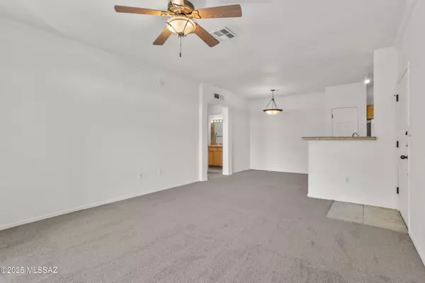 Tucson, AZ 85750,7050 E Sunrise Drive ## 7202