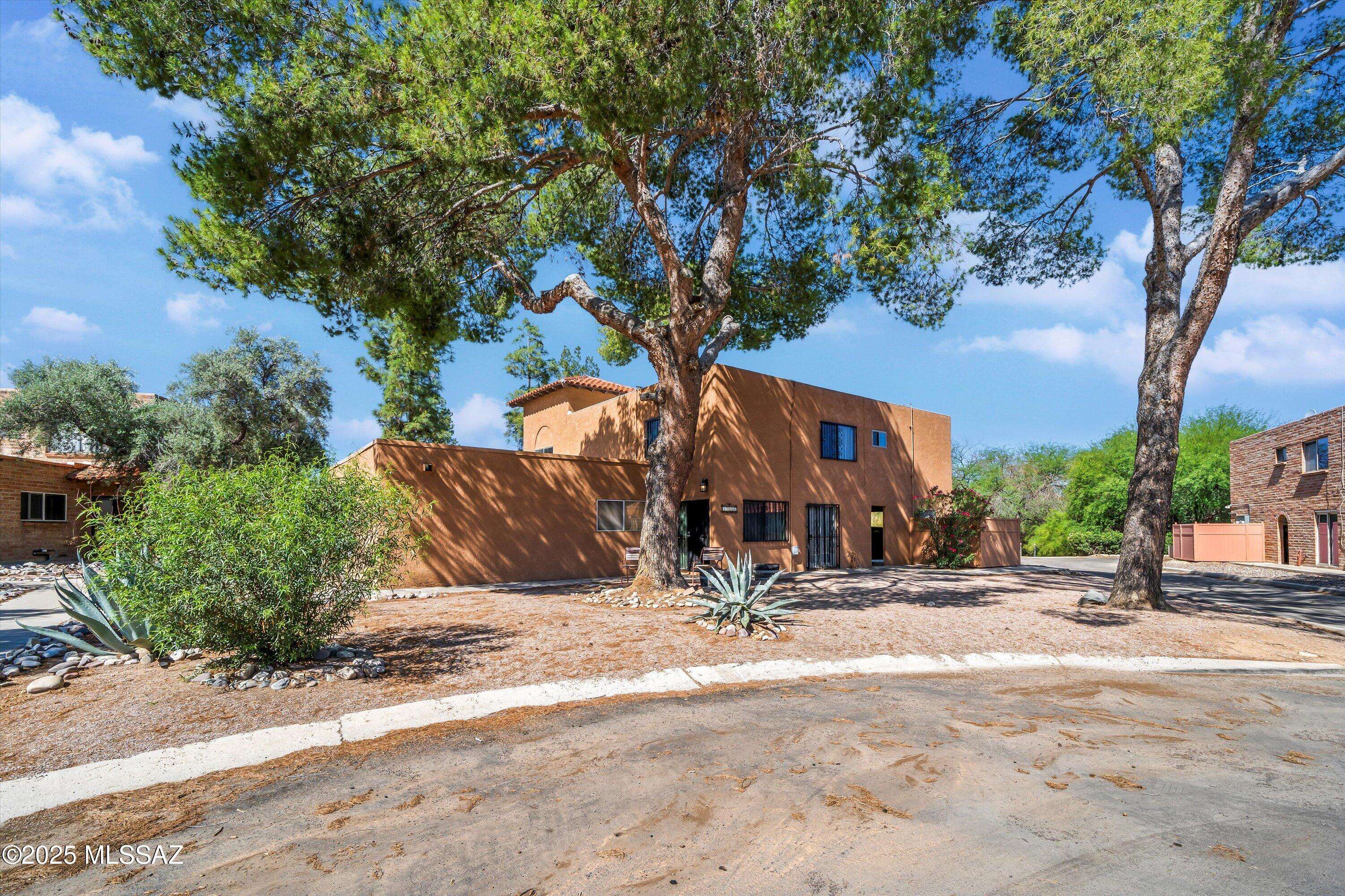 6536 E Calle La Paz #C, Tucson, AZ 85715