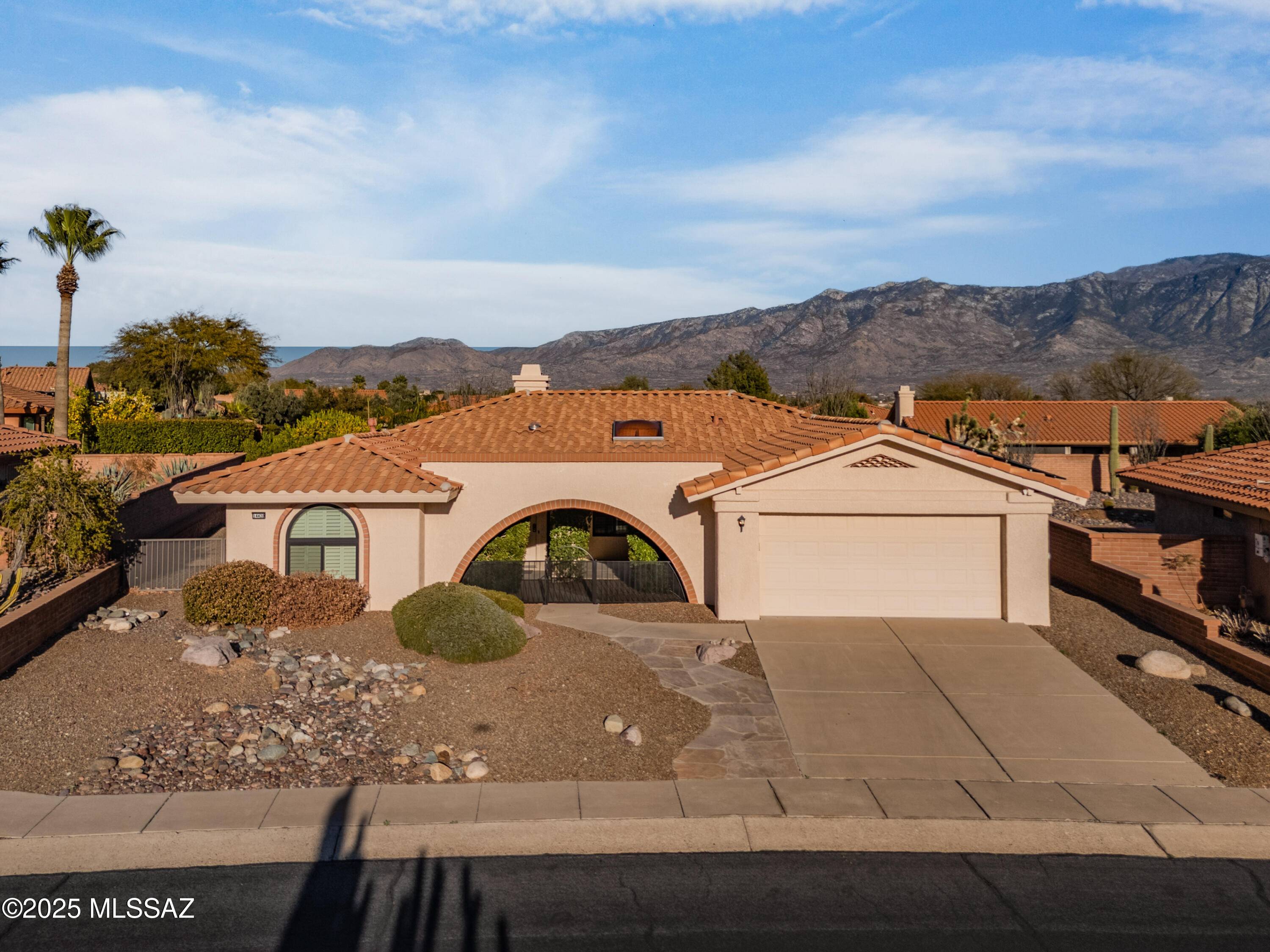 14420 N Crown Point Drive, Oro Valley, AZ 85755