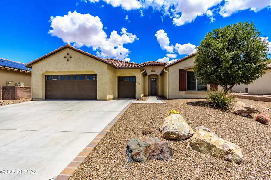 2129 E Madera Plateau Drive, Green Valley, AZ 85614