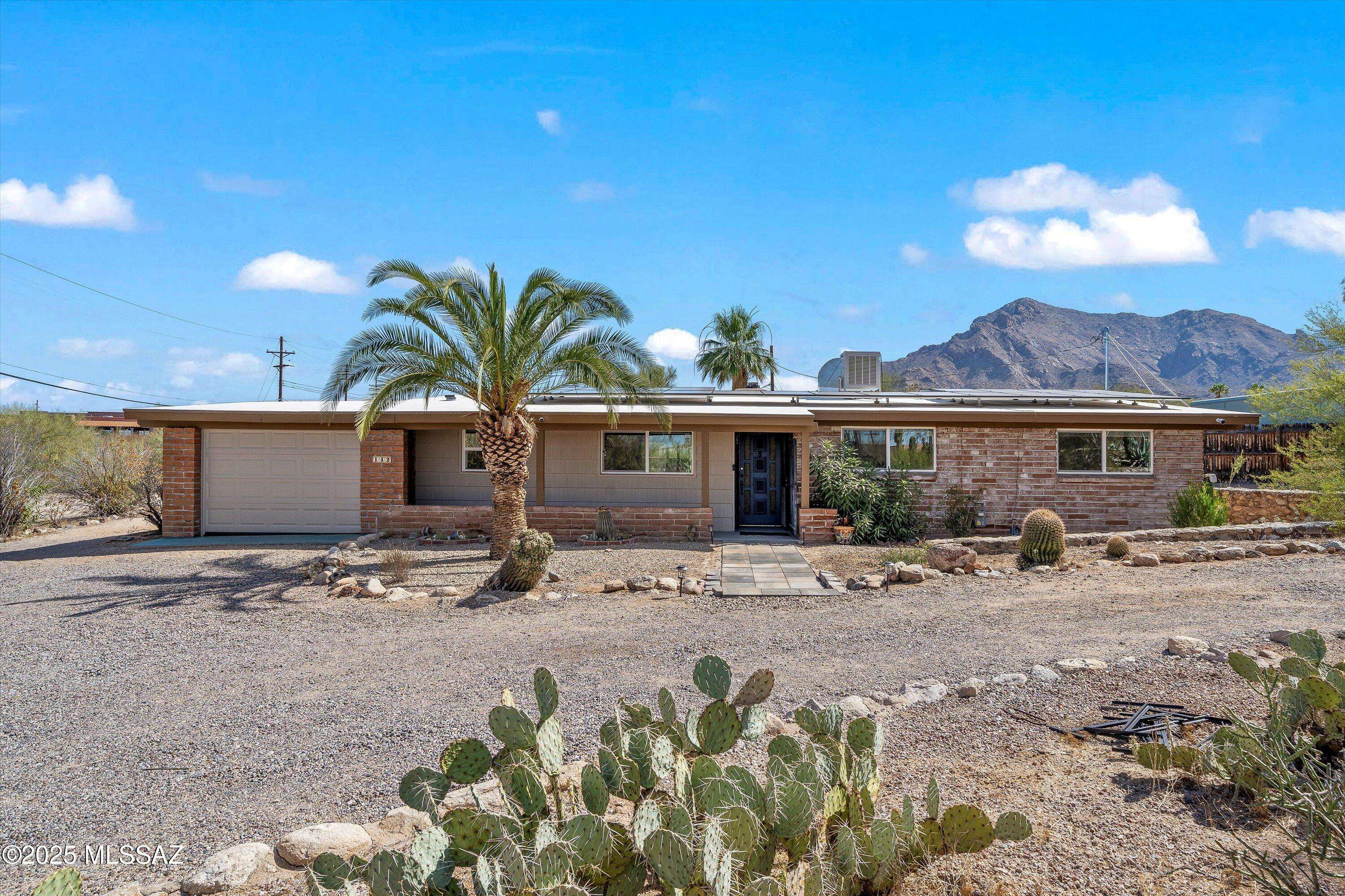 142 W Suffolk Drive, Tucson, AZ 85704