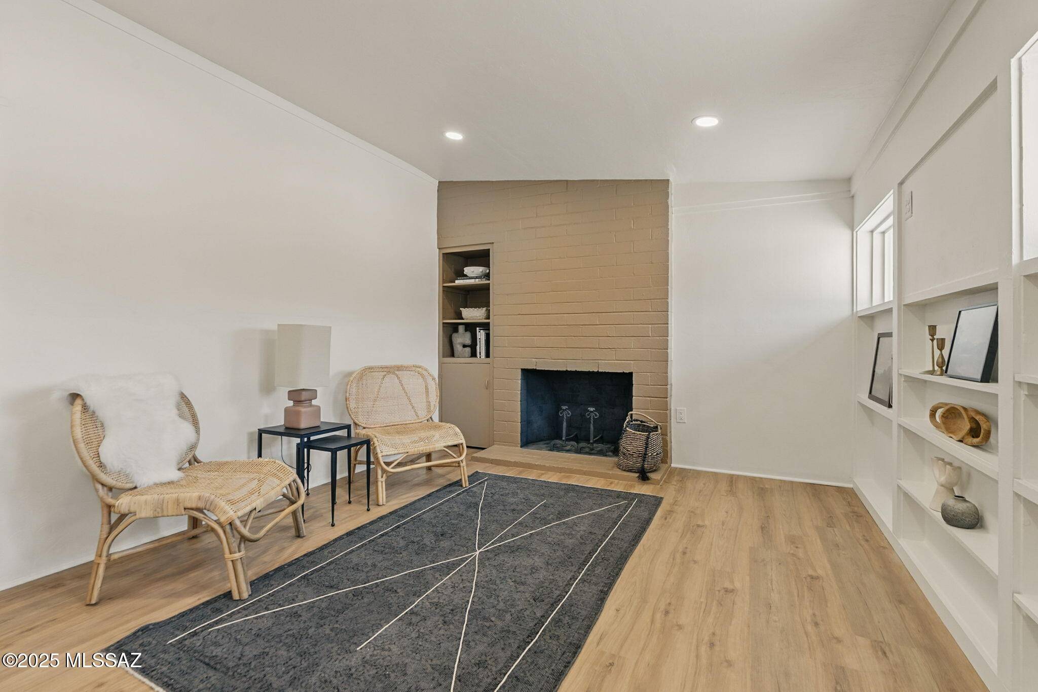 Tucson, AZ 85705,230 E Waverly Street