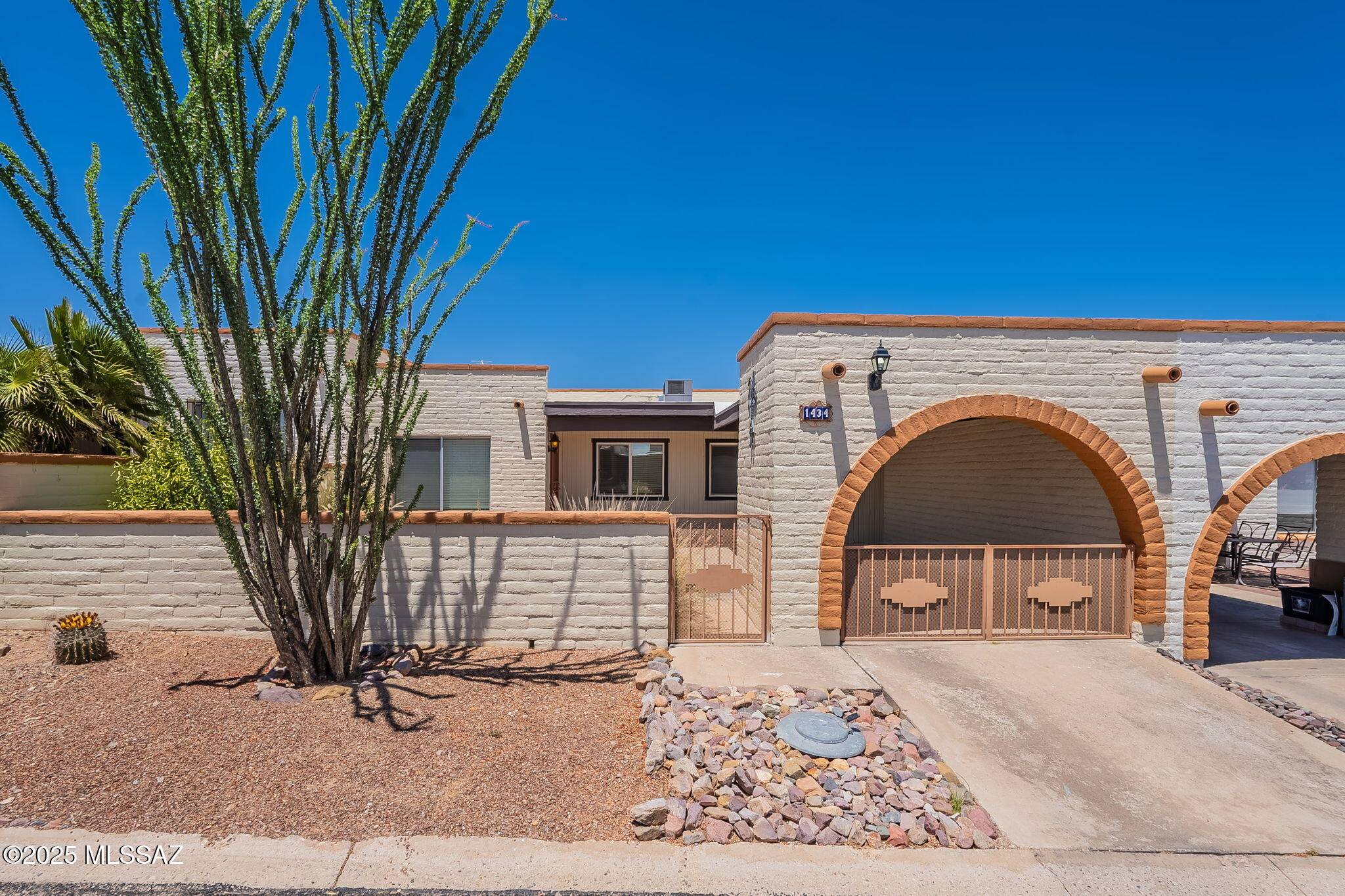 1434 De Nada, Green Valley, AZ 85622