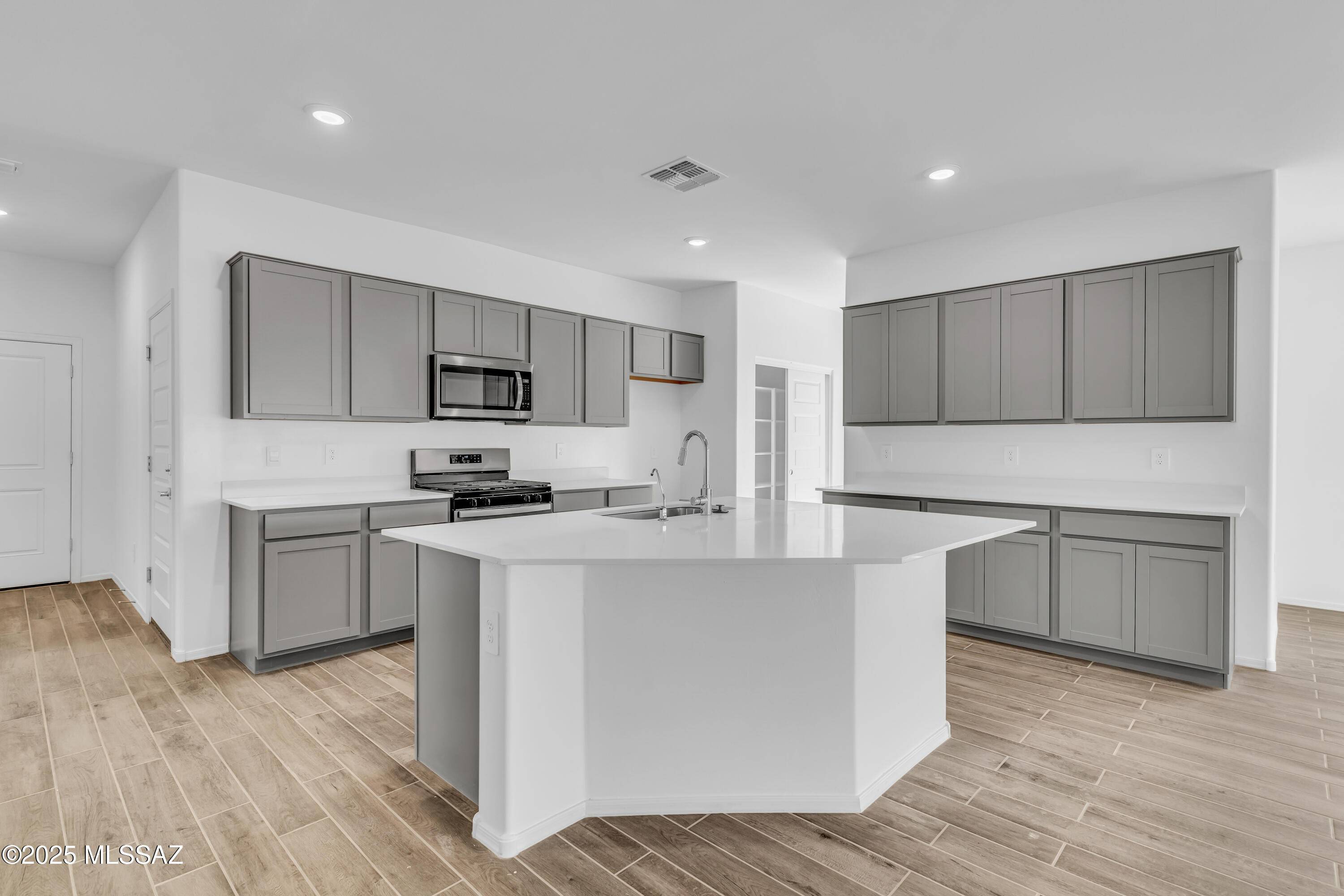 12094 E Patricia Ann Drive, Vail, AZ 85641
