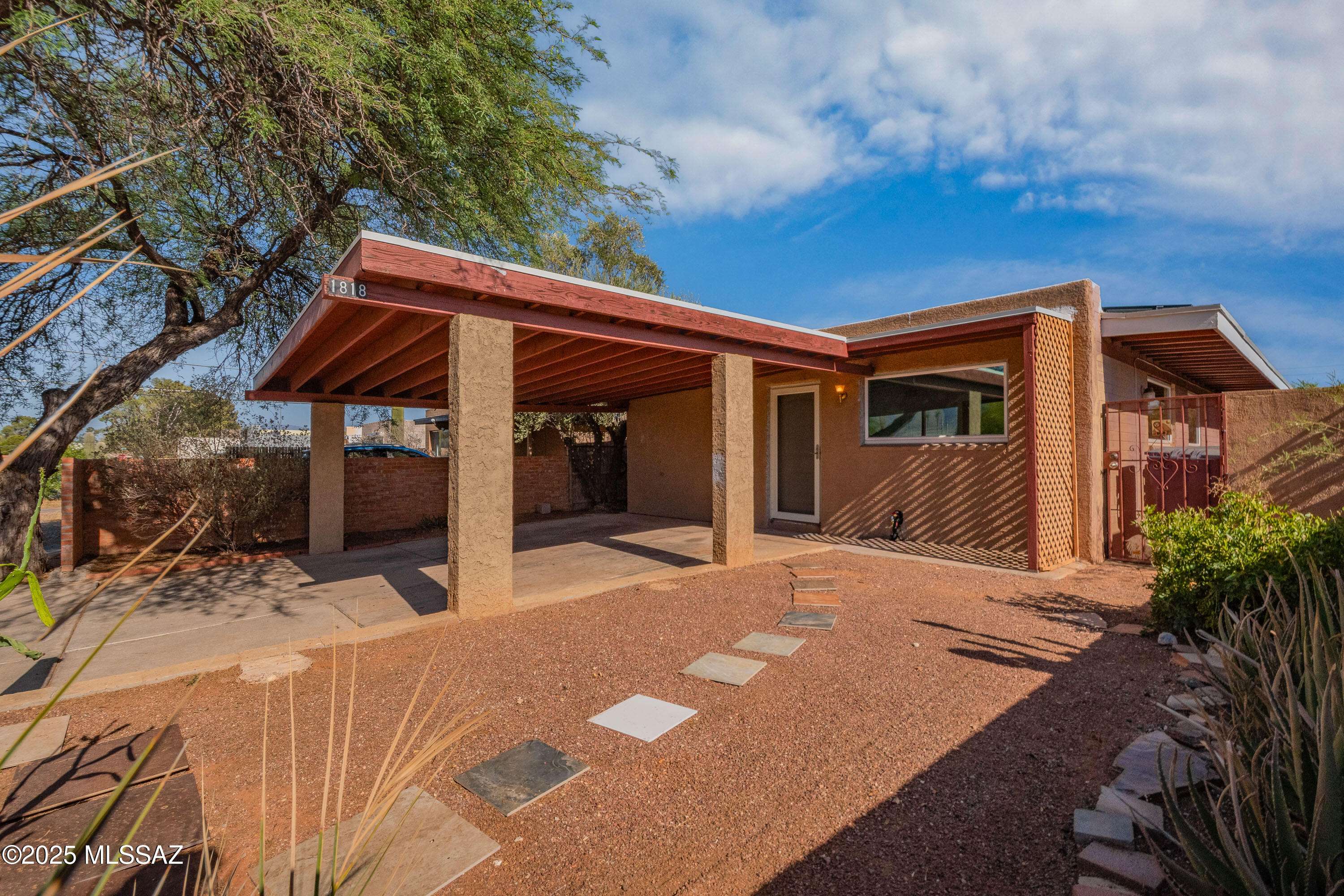 1818 E Mitchell Street, Tucson, AZ 85719