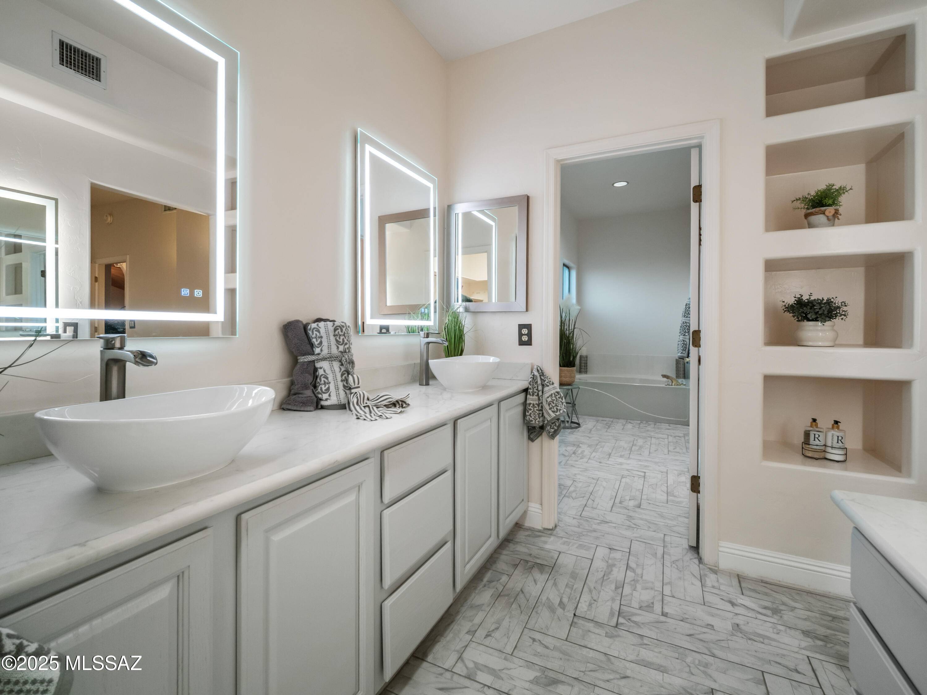 Tucson, AZ 85749,2480 Winding Place