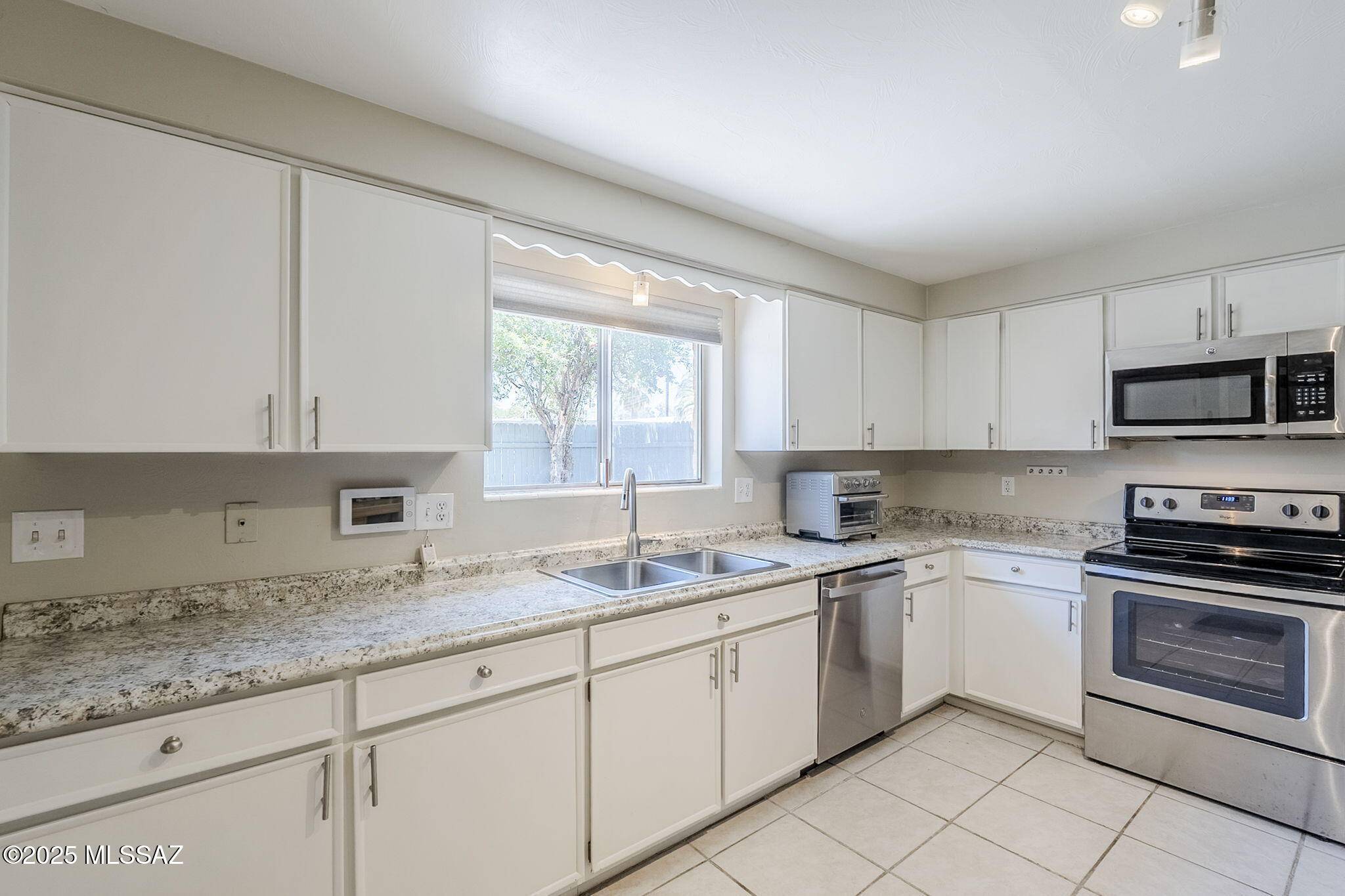 Tucson, AZ 85712,3117 N Laurel Avenue
