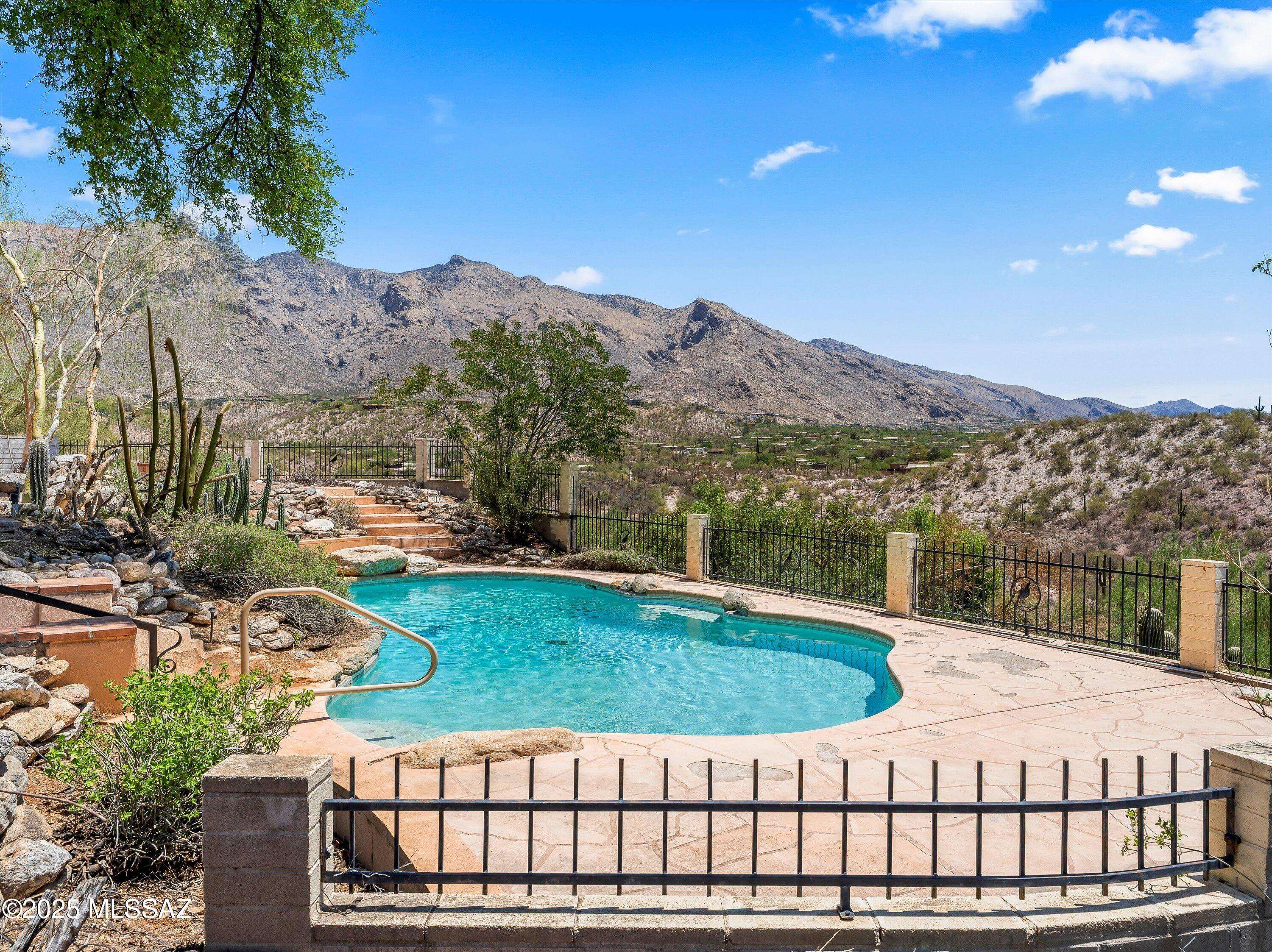 6610 N Sutherland Ridge Place, Tucson, AZ 85718
