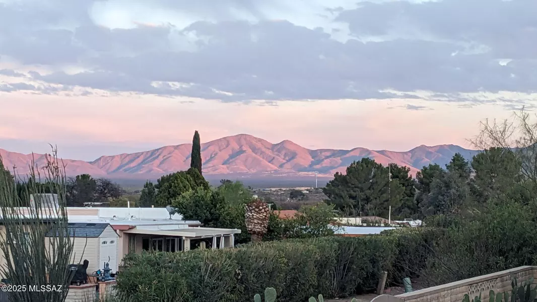 921 S Abrego Drive, Green Valley, AZ 85614