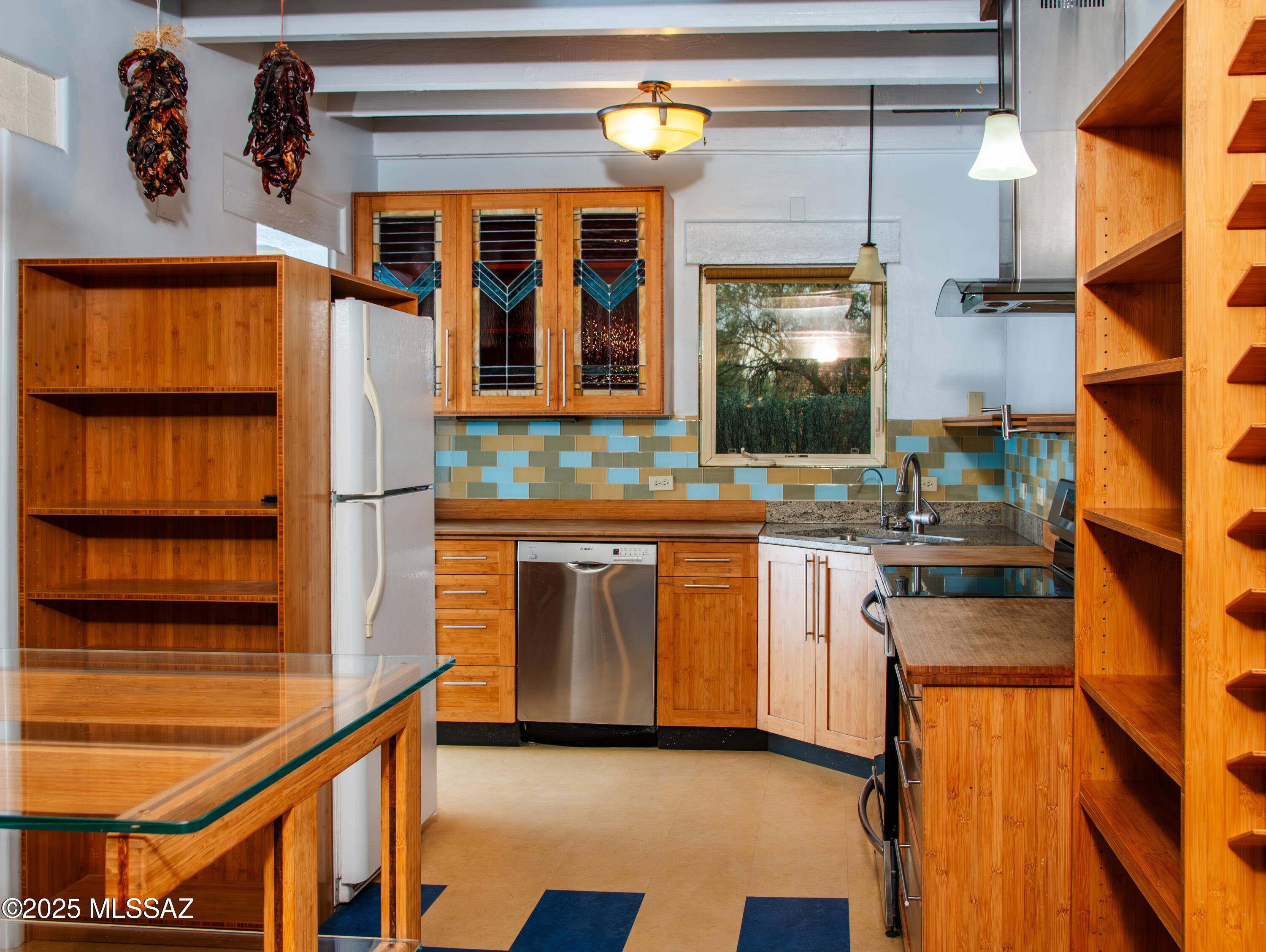 2411 E Greenlee Road, Tucson, AZ 85719