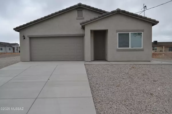 1827 Via Nueva Zelandia, Rio Rico, AZ 85648