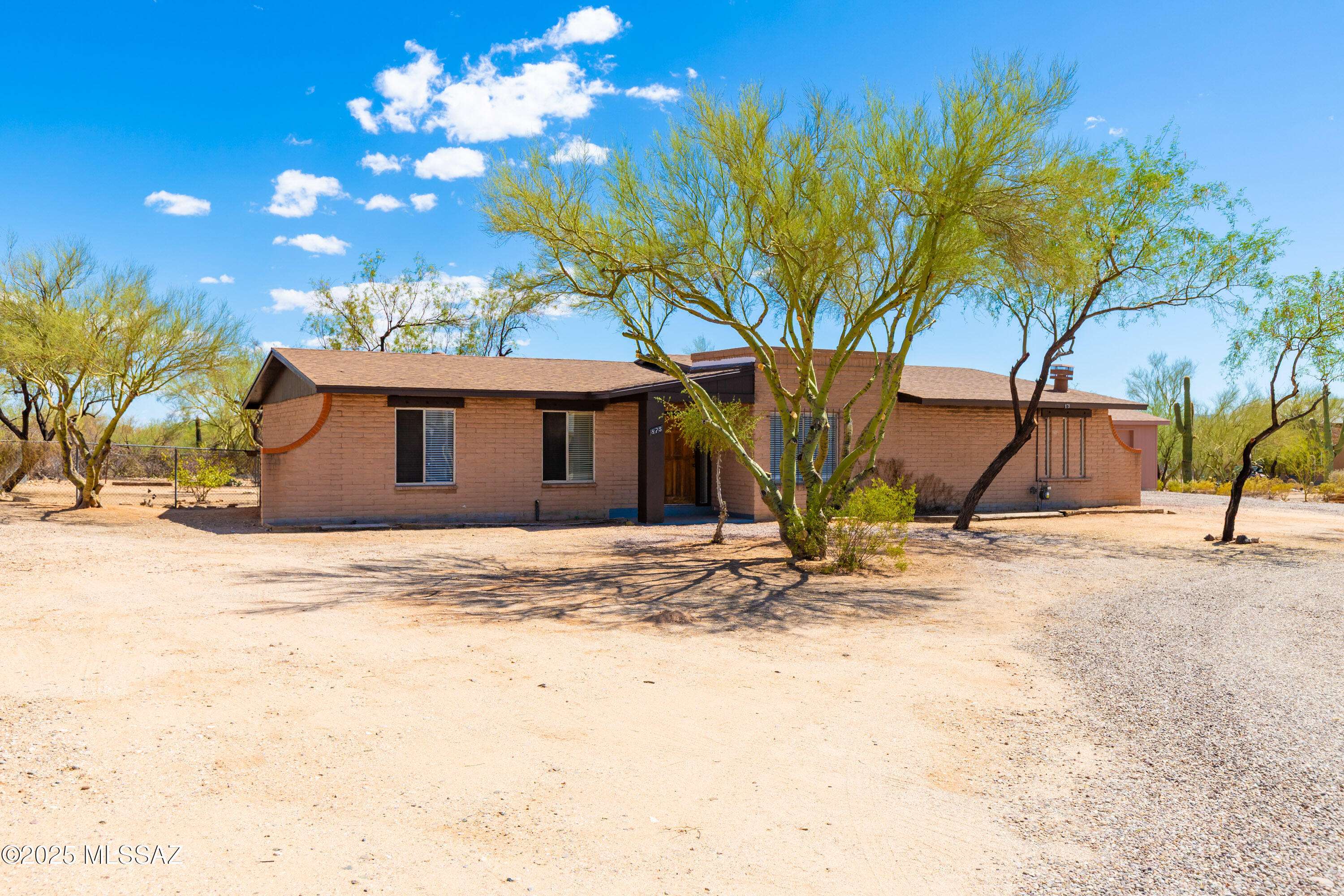 875 W Calle Dadivoso, Tucson, AZ 85704