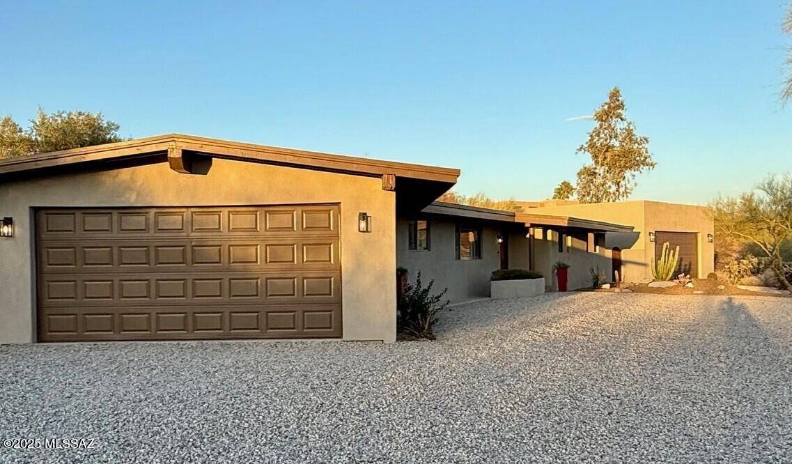 4925 E Calle Barril, Tucson, AZ 85718