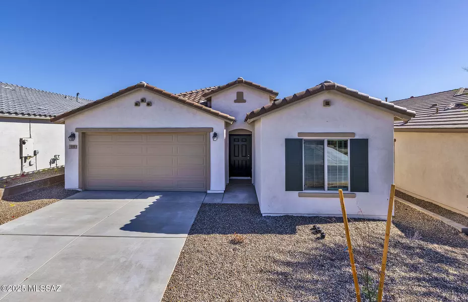 818 W Calle Falerno, Sahuarita, AZ 85629