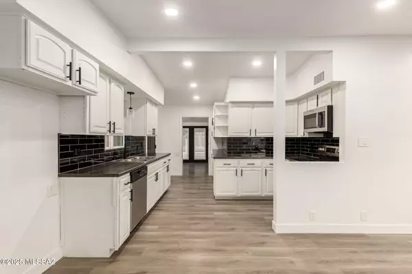 Tucson, AZ 85711,6142 E 25th Street