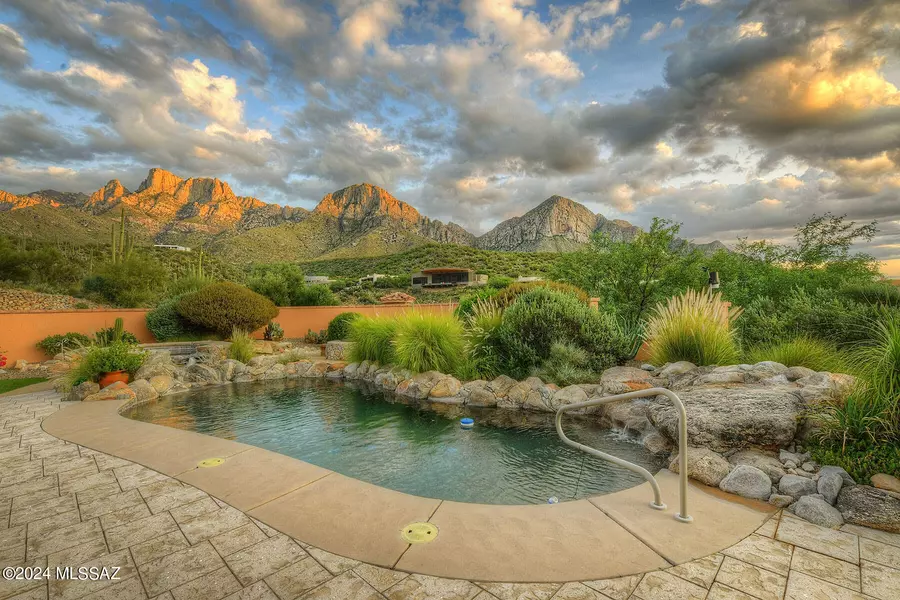 10760 N Della Vita Place, Oro Valley, AZ 85737