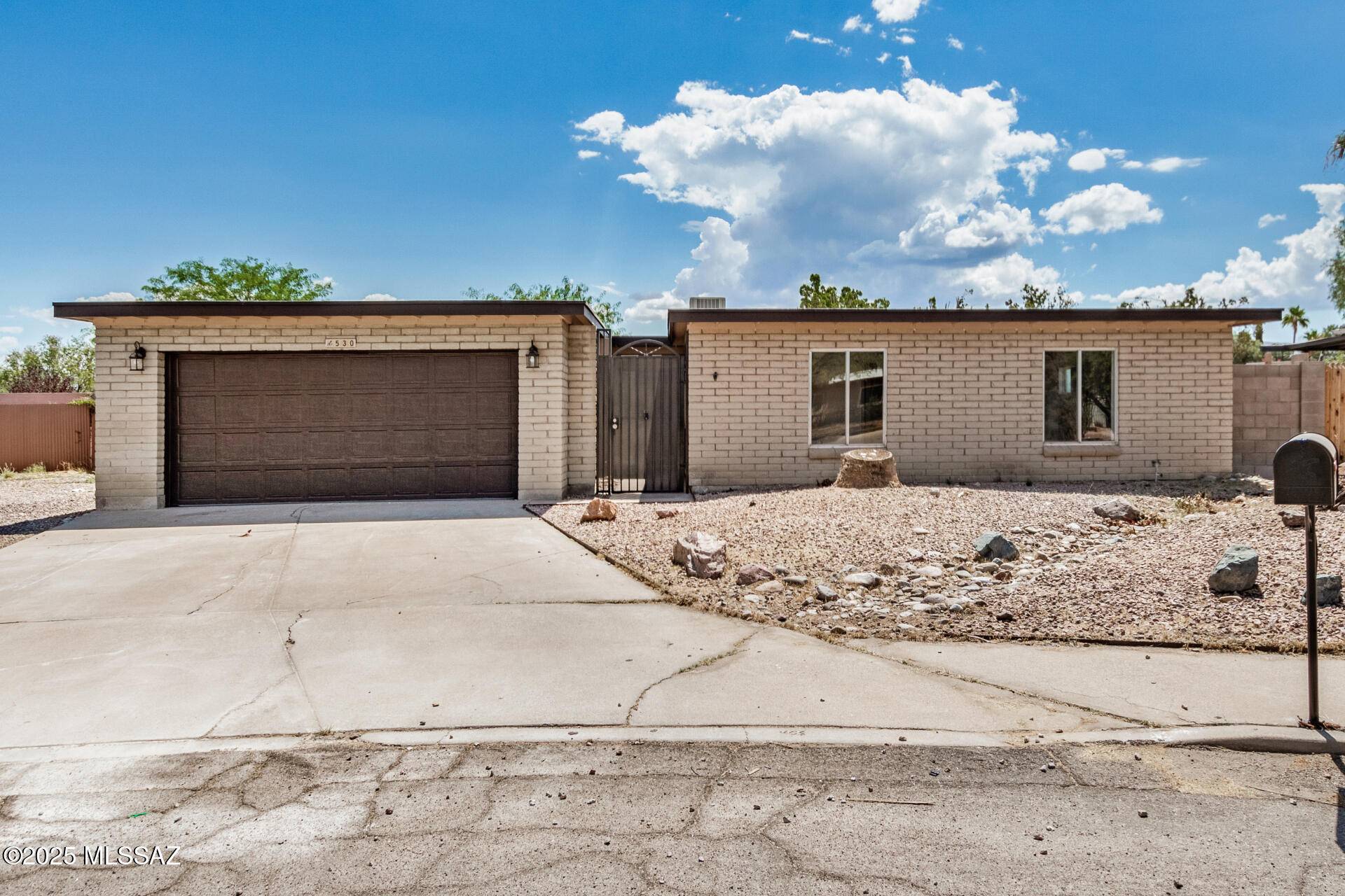 530 N Loquat Avenue, Tucson, AZ 85710