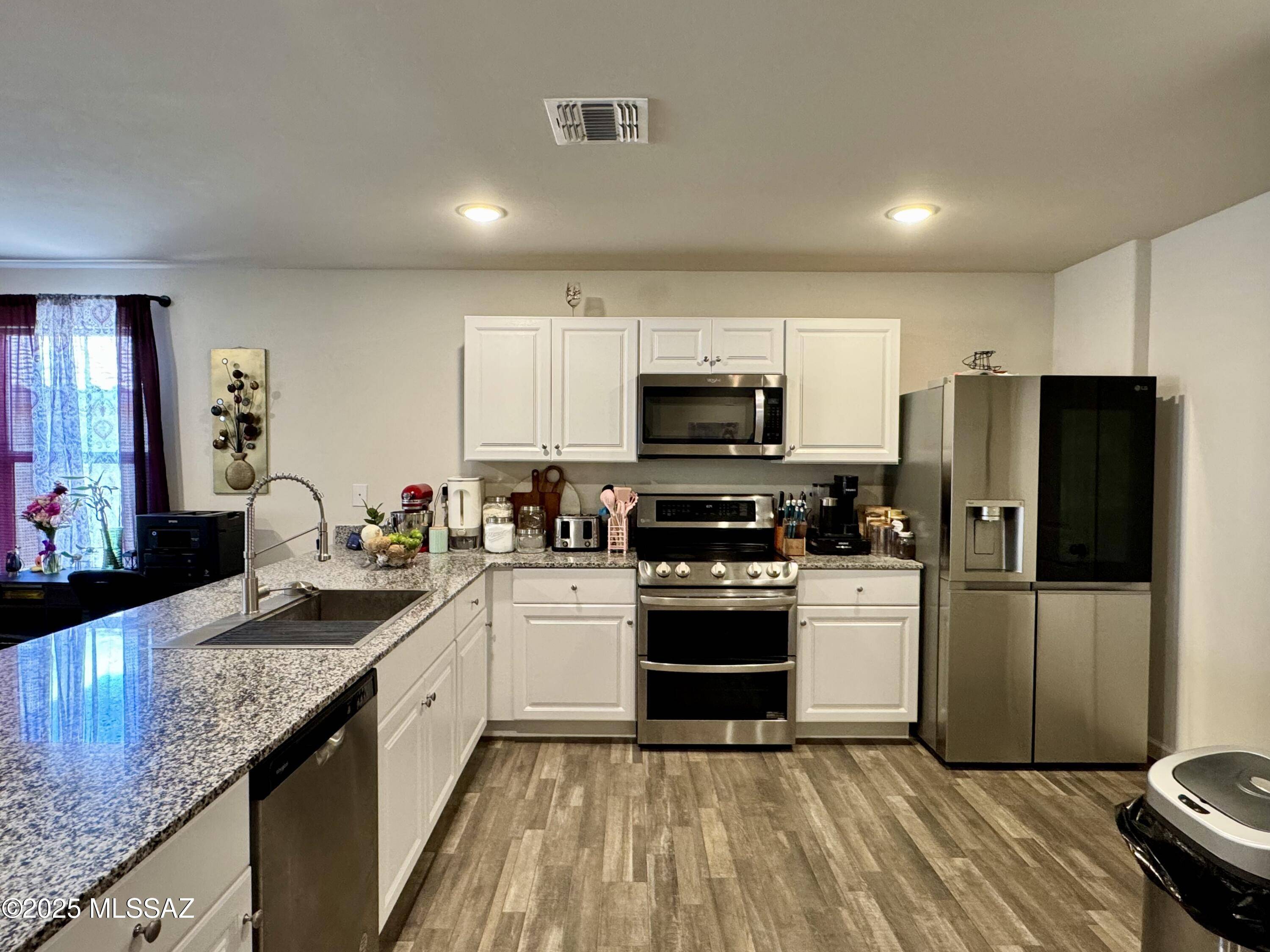 Benson, AZ 85602,386 Redwood Loop