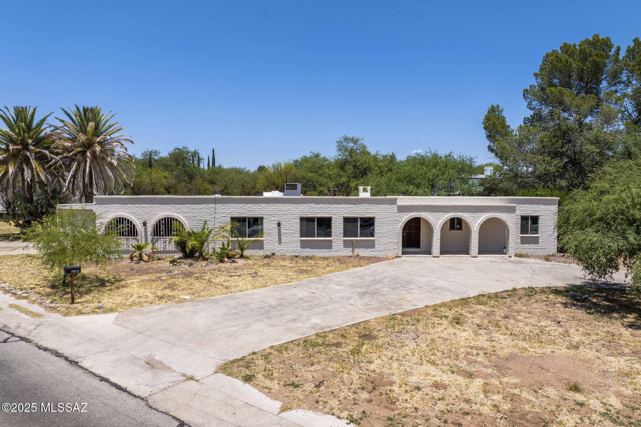 1714 W Meadow Hills Drive, Nogales, AZ 85621