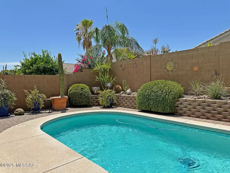 332 W Sacaton Canyon Drive, Oro Valley, AZ 85755