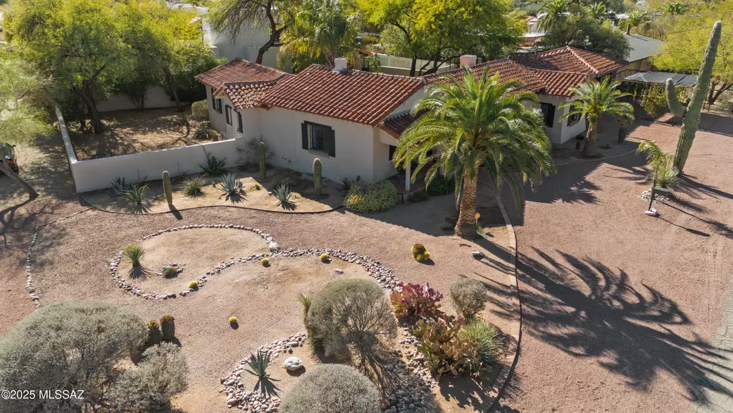 4220 E Cooper Street, Tucson, AZ 85711