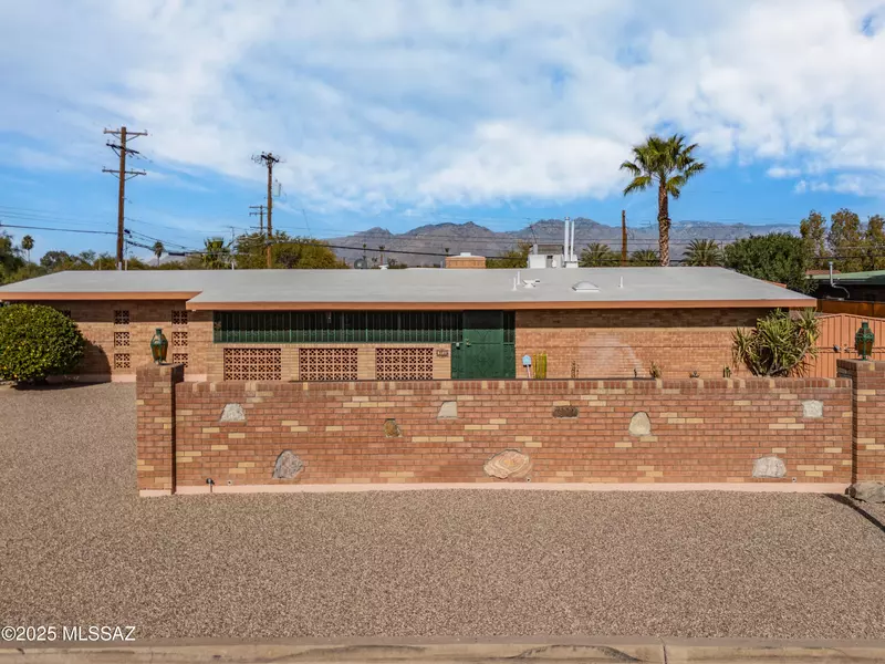 5101 E 9th Street, Tucson, AZ 85711