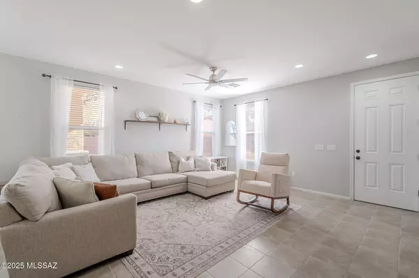 Sahuarita, AZ 85629,493 W Paseo Celestial