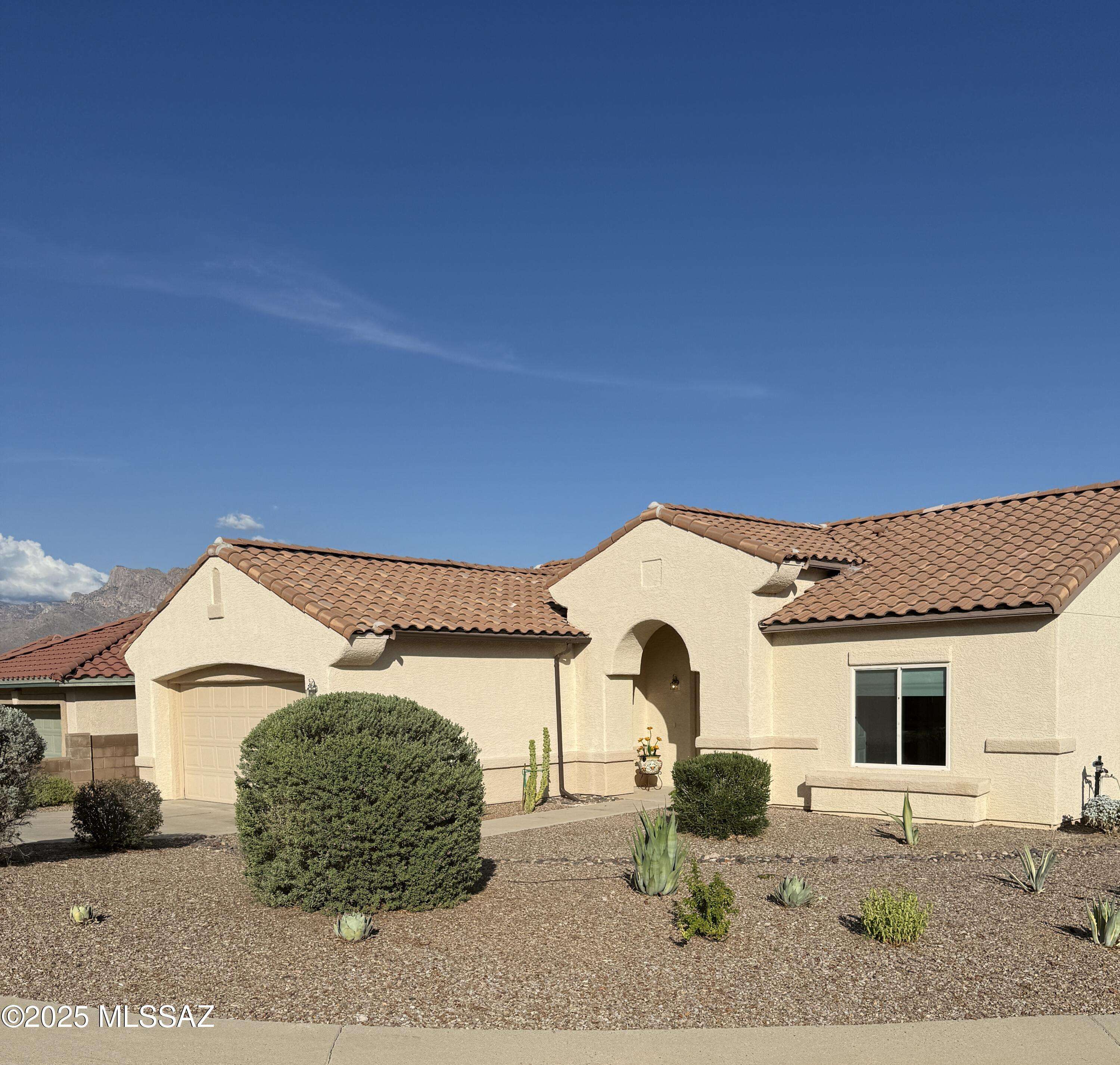 8712 N Walter Hagen Drive, Tucson, AZ 85742