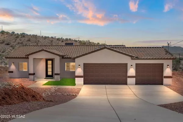 1667 Avenida Calamar, Rio Rico, AZ 85648