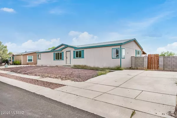 Tucson, AZ 85757,5376 S Brush Berry Drive
