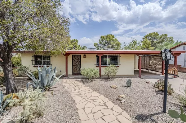 220 E Los Mangos, Green Valley, AZ 85614