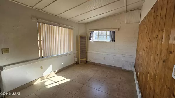 Tucson, AZ 85719,840 E Elm Street #3