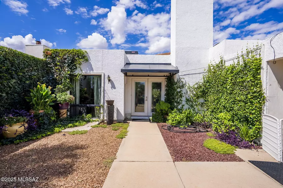 1189 Circulo Canario, Rio Rico, AZ 85648
