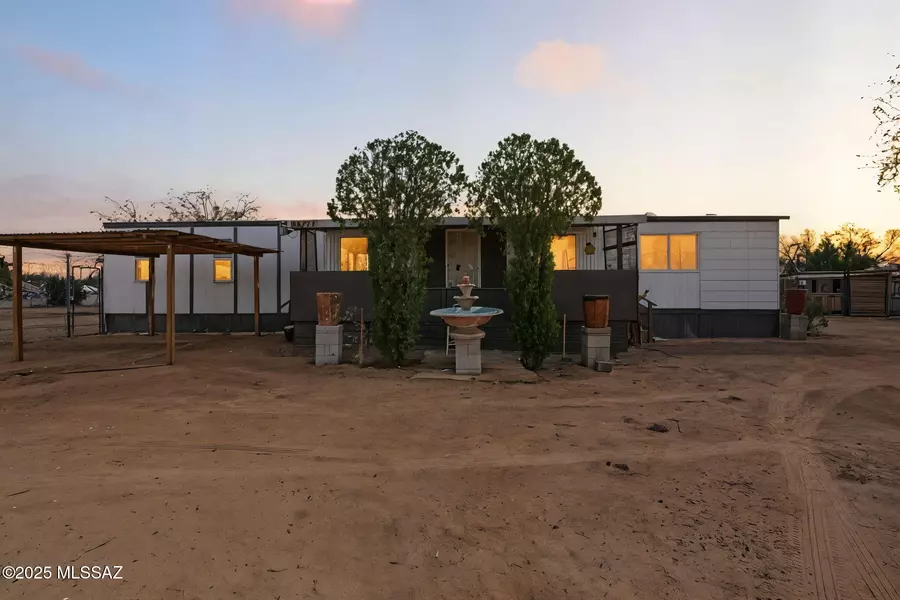 13227 W El Lobo Road, Tucson, AZ 85743