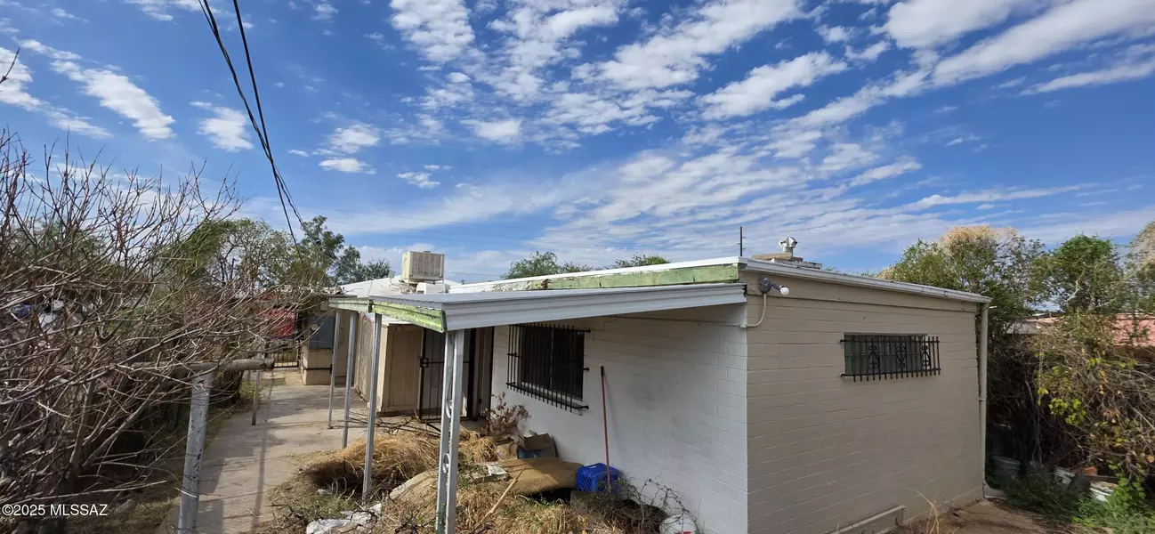 2011 E 18th Street, Tucson, AZ 85719