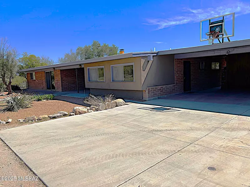 4801 E River Road, Tucson, AZ 85718