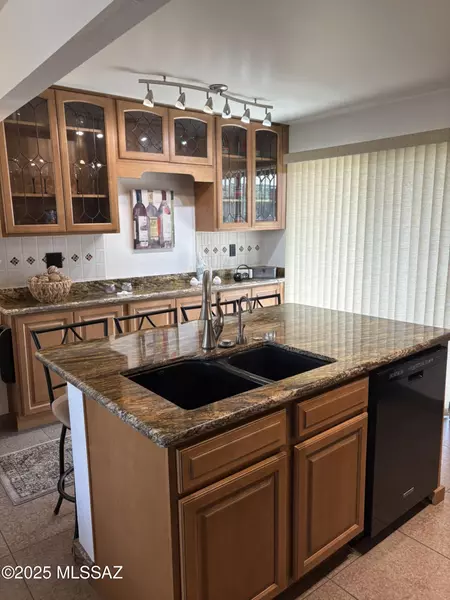 350 N Silverbell Road #156, Tucson, AZ 85745