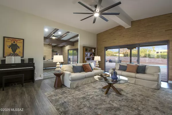 Tucson, AZ 85718,5142 E Camino Bosque