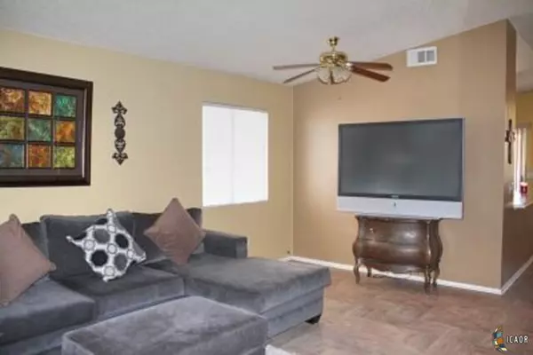 Imperial, CA 92251,662 SEQUOIA ST