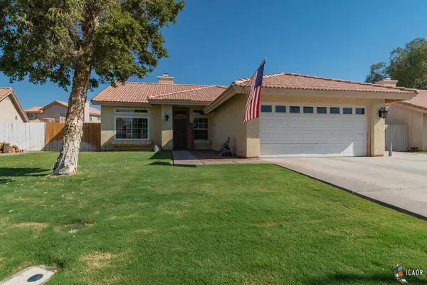 595 Larkspur Ln, Imperial, CA 92251