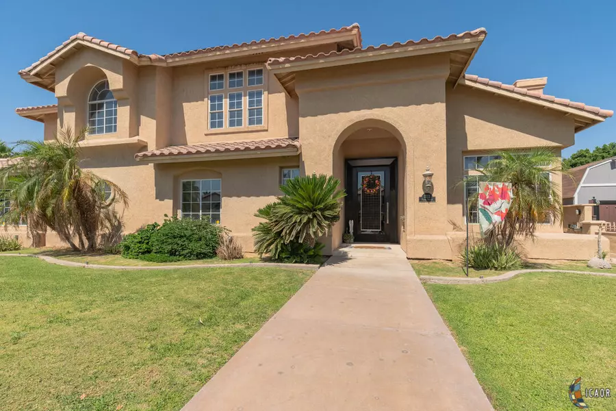 1233 Fiesta Ave, Calexico, CA 92231