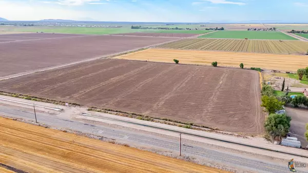 El Centro, CA 92243,1810 Jana Dee Rd UnitLot 4