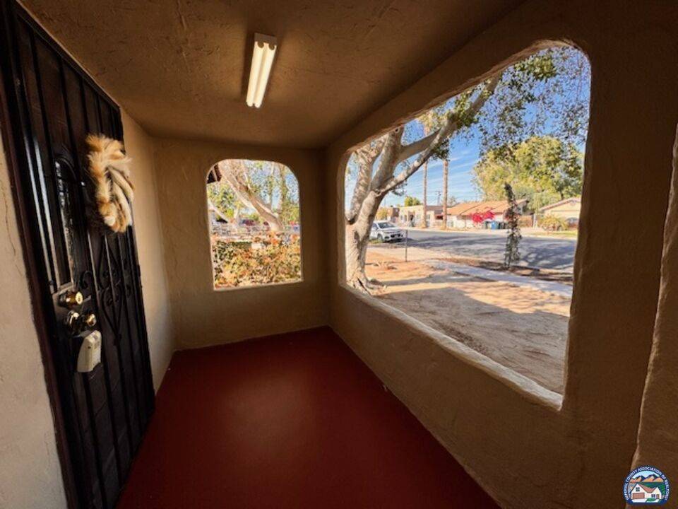 Brawley, CA 92227,124 W C St