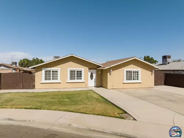 983 Heller Ct, Calexico, CA 92231