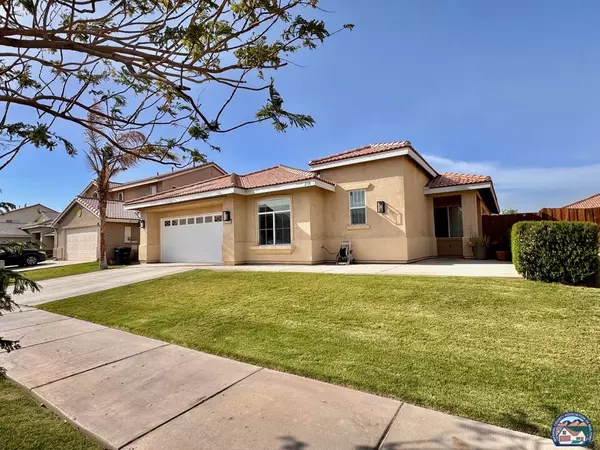 238 Jackrabbit Dr, El Centro, CA 92243